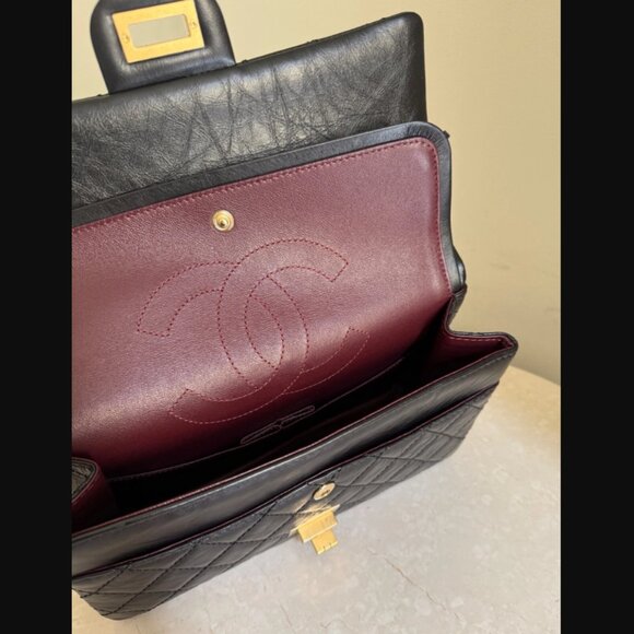 CHANEL 2.55 Reissue Size 225 Bag Aged Calfskin Authentic Pre-Owned - Picture 11 of 11
